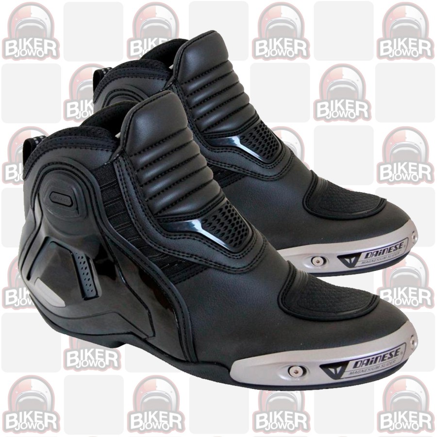 dainese shoes