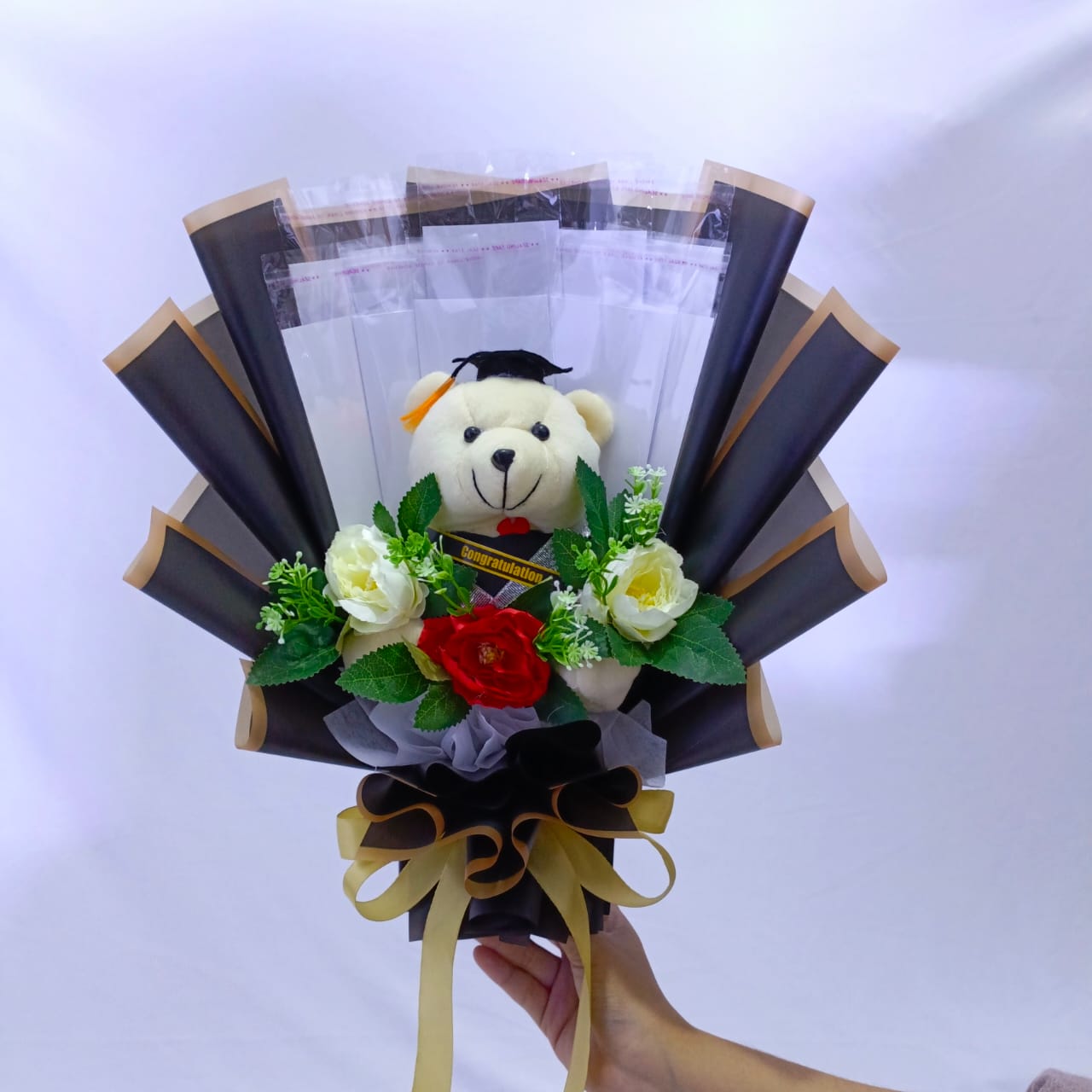 BUKET WISUDA BONEKA DAN UANG(FREE CUSTOM SELEMPANG) / BUKET UANG ISI 10 SLOT