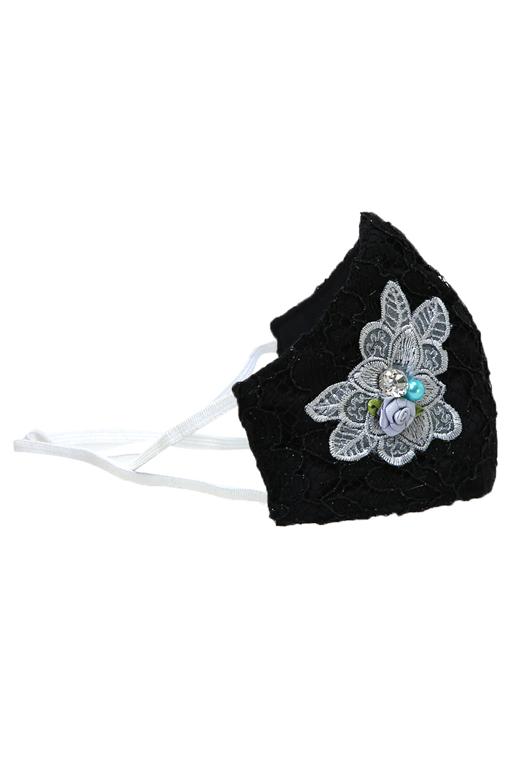 Hamlin Evelyn Masker Wanita Queen Headloop Mask 3 Ply Breathable Material Brokat Cotton ORIGINAL - Black Harga 153,000 rupiah*Gratis Ongkir