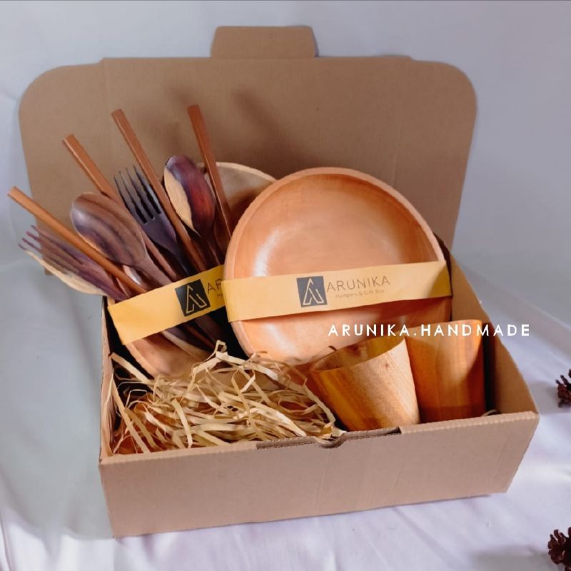 Arumi Hampers Kado pernikahan / Hampers Alat Makan Kayu set