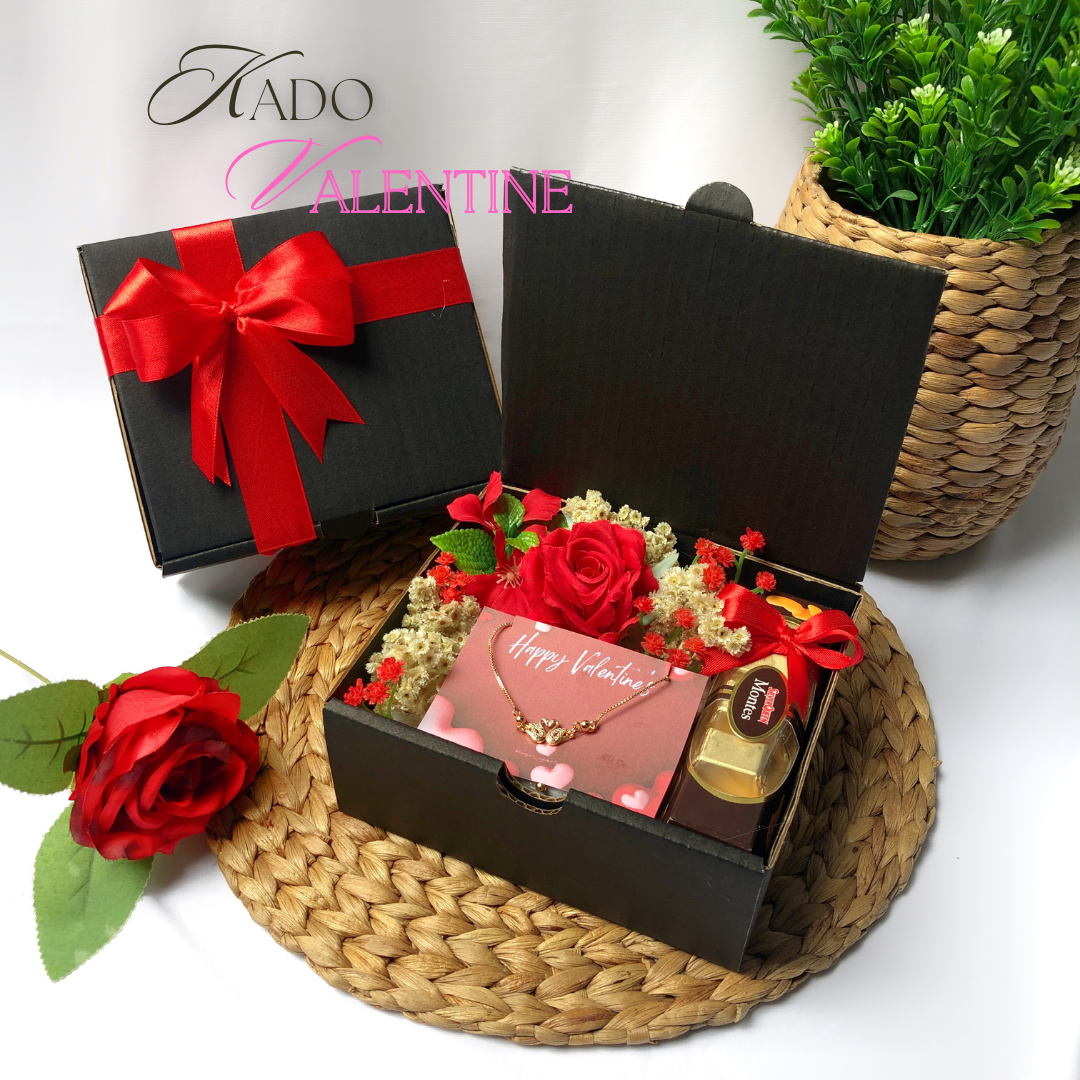 Hampers kado Valentine kado hadiah box valentine pacar isi coklat dan kalung gratis kartu ucapan
