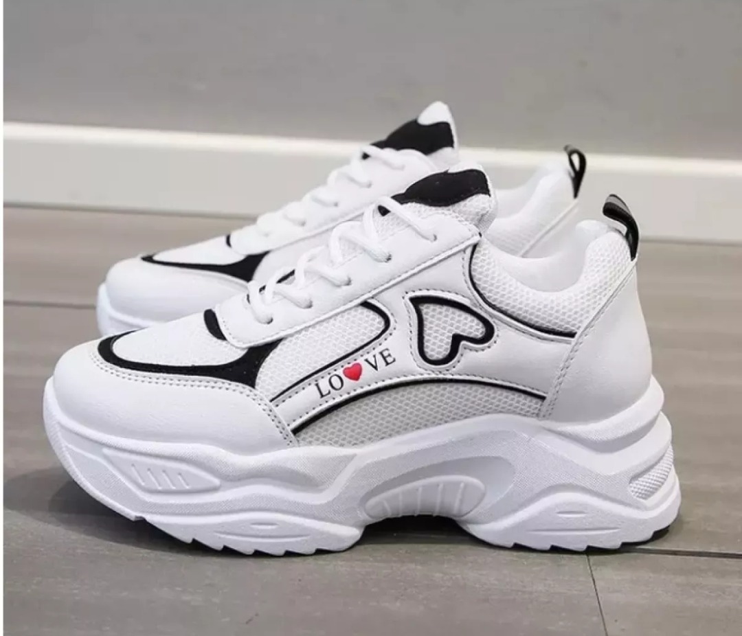 Sepatu Wanita korea sneaker Love/ sepatu wanita model terbaru/ sepatu korea model terbaru dan terlaris