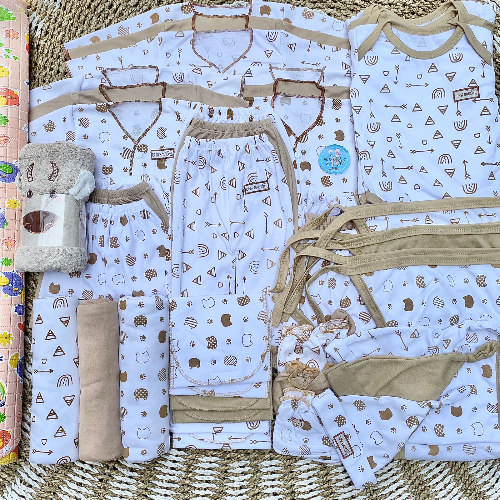 53 PCS paket hemat komplit baju bayi baru lahir paket hemat baby paket komplit bayi baru lahir DNW BABY Harga 295,000 rupiah*Gratis Ongkir