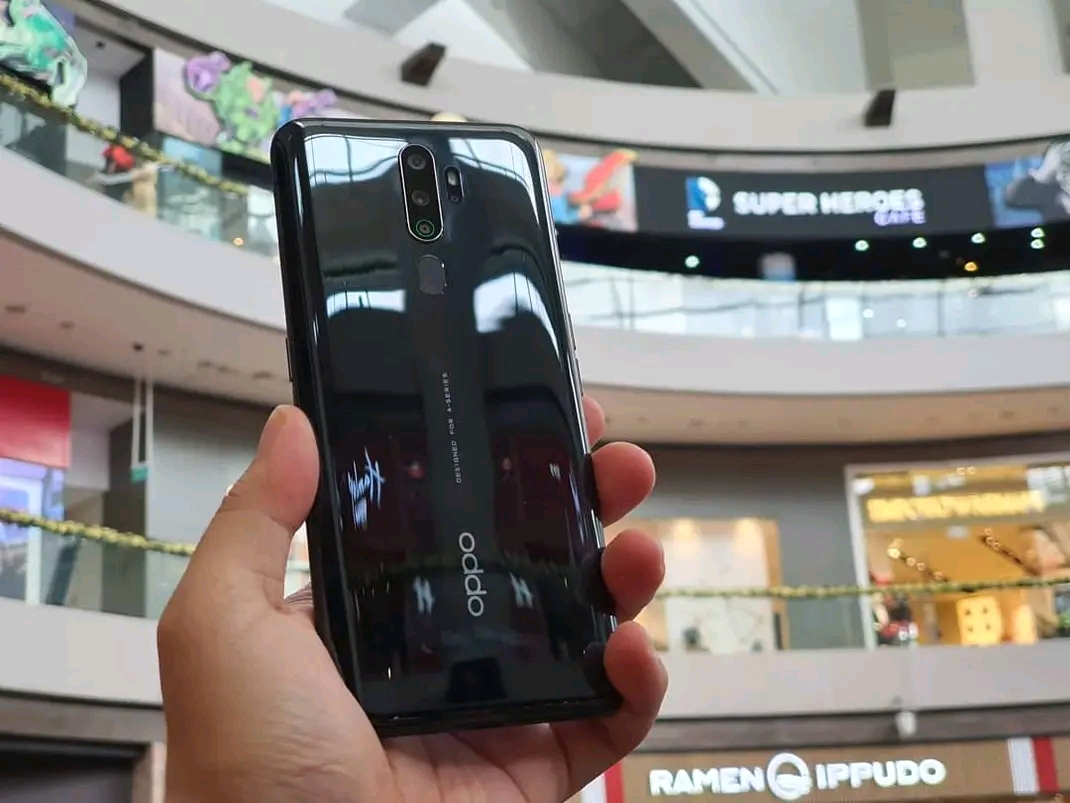 Oppo A5 2020 Ram 3/64 nominus masih mulus fullshet second rasa baru garansi resmi Indonesia Harga  1,100,000 Ringgit*Penghantaran Percuma