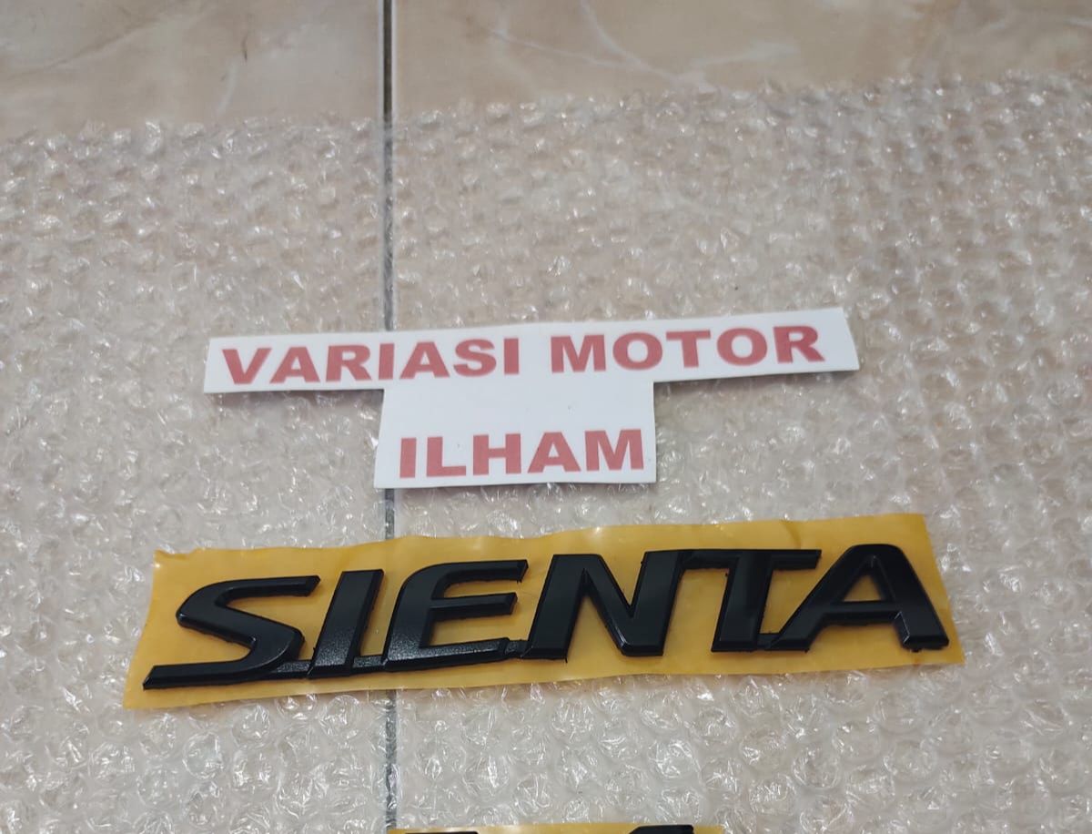 EMBLEM TULISAN SIENTA HITAM DOFF/ HITAM GLOSSY Harga 35,000 rupiah*Gratis Ongkir