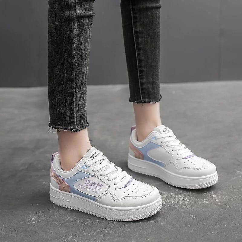 Sepatu Sneakers Wanita Shoes Beyond Space.