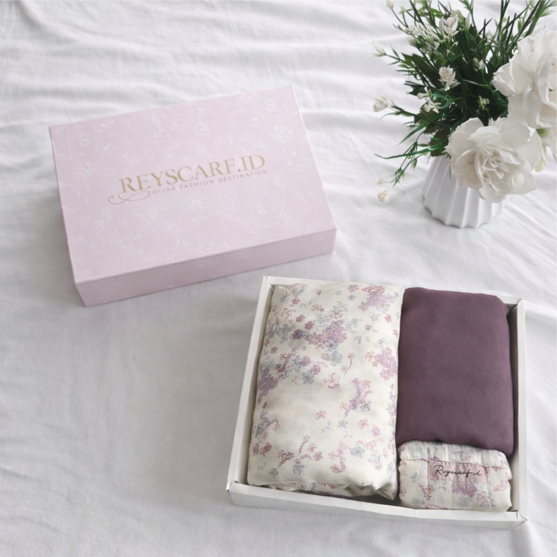 Hampers Mukena Zipper 2in1 Amira hadiah box pernikahan Umrah Hadiah ulang tahun for Friends and Loved…