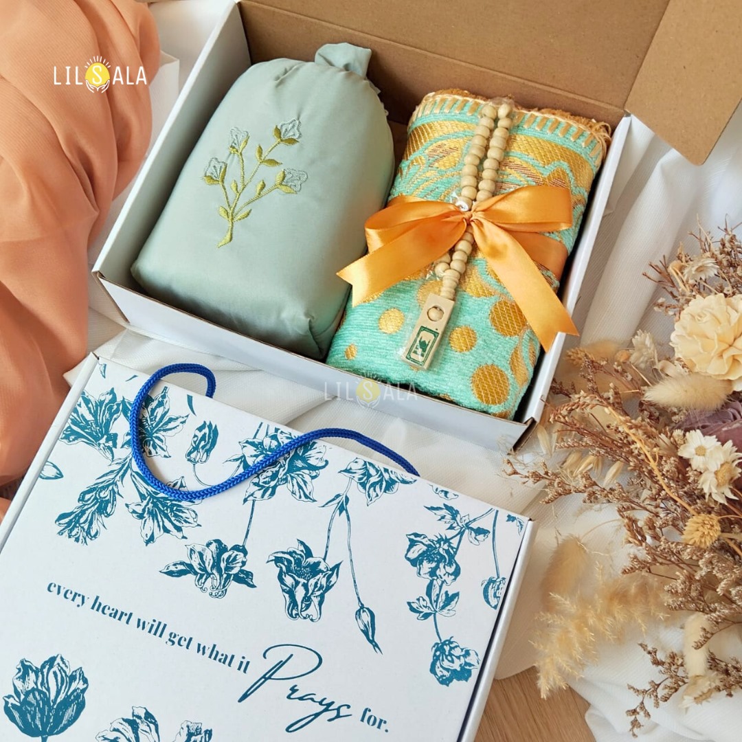 [barmu] Paket Mukena DAN Sajadah Turki Packing BOX Kado Guru Hadiah Ulang Tahun pernikahan Hampers