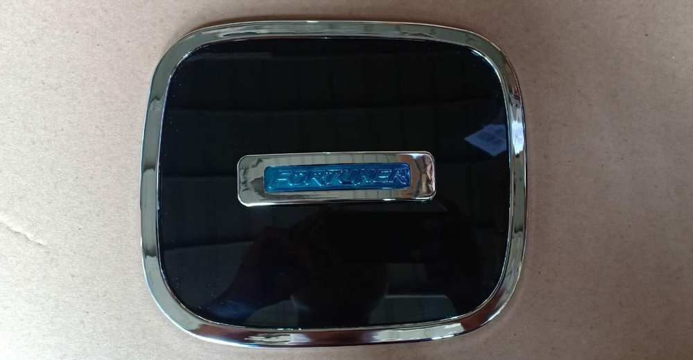 CE1-HYB-HF16HB TANK COVER TOYOTA AN FORTUNER 16 TANK COVER FORTUNER 16 KEATAS TUTUP BENSIN TOYOTA FORTUNER 16 KEATAS TUTUP BENSIN FORTUNER 16 KEATAS TUTUP TANGKI TOYOTA ALL NEW FORTUNER TUTUP TANGKI FORTUNER 16 KEATAS TANGKI BENSIN HYBRID HITAM BIRU Harga 40,000 rupiah*Gratis Ongkir