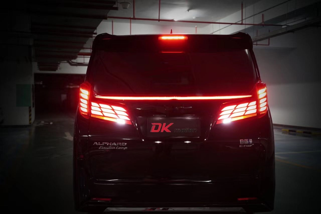 Stop Lamp Toyota Alphard 2015-2023 Ubah perlengkapan lampu lama menjadi lampu berjalan baru Harga 12,800,000 rupiah*Gratis Ongkir