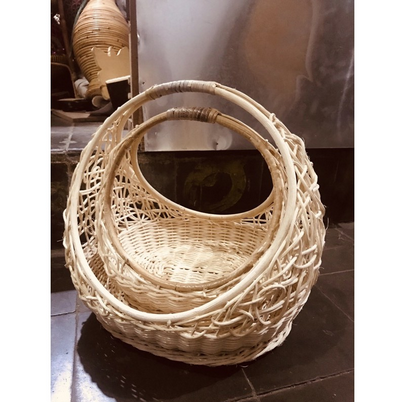 keranjang rotan isi 2 ( bola kriwel ) / keranjang parcel hantaran seserahan hampers