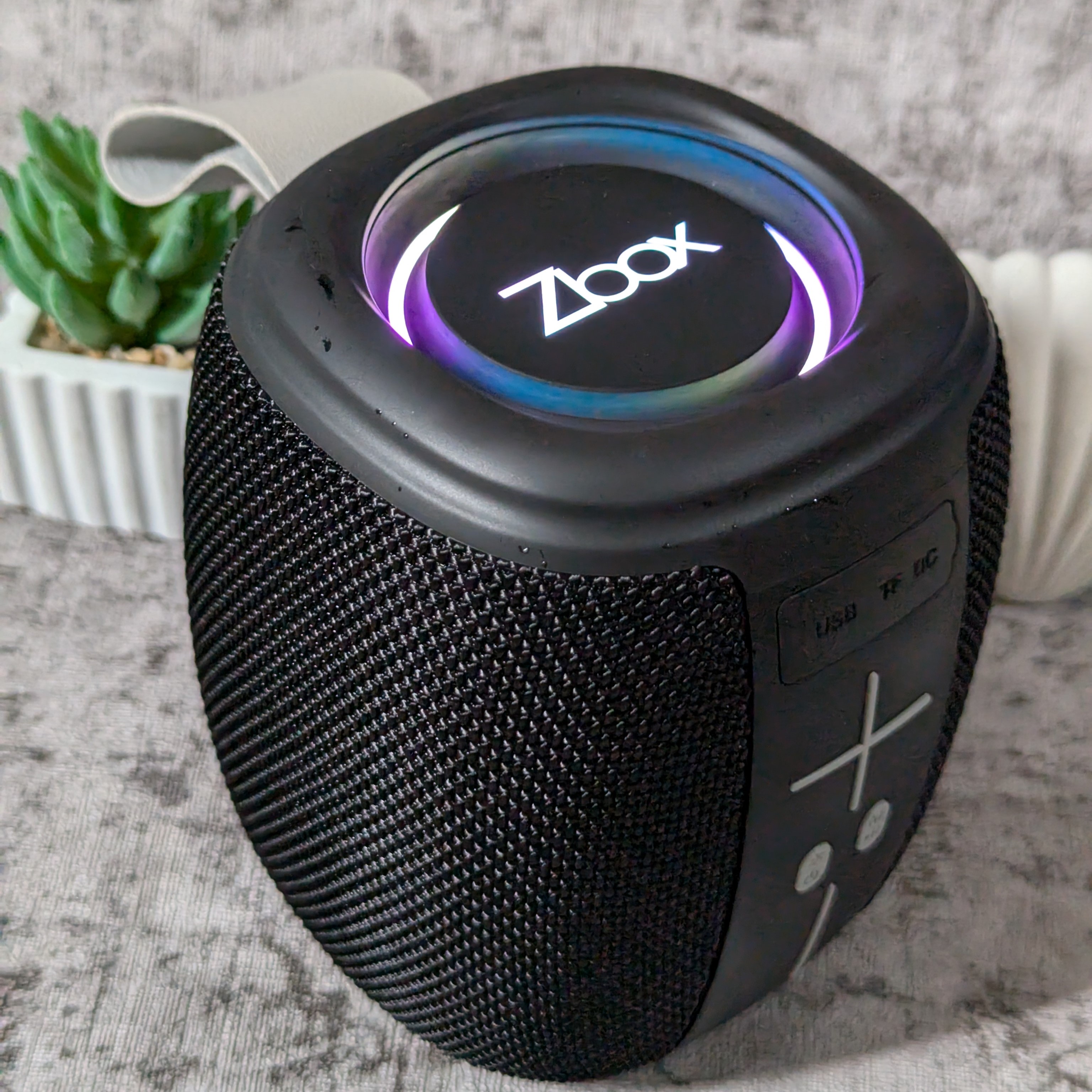 This New Headset Is Really Good for a Price of under 200 Thousand. the Sound Is Comfortable in the Ear. Harga 169,000 rupiah*Gratis Ongkir