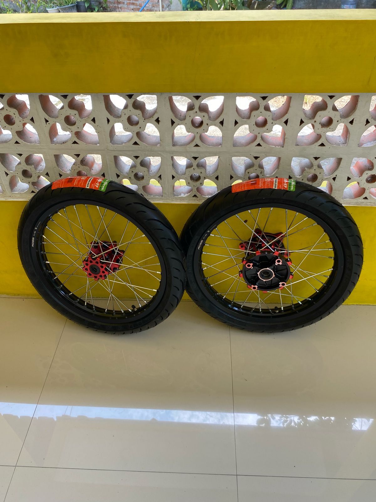 Wheelset Herex CRF Velg Rossi Ukur 160 Rata Ban Maxxis Baru Ukur 90/80 Rata Murah Harga 2,335,000 Ringgit*Penghantaran Percuma