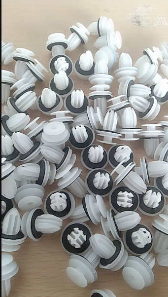 Kancing dortrim/kancing pintu universal 50 biji Klip Doortrim Mobil Toyota Universal Isi 50 Pcs Harga 40,000 rupiah*Gratis Ongkir