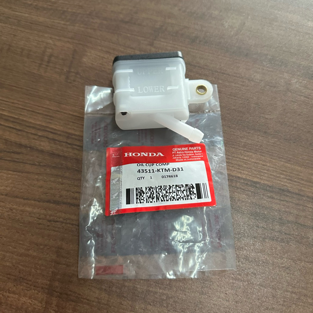Ktm Mini Slant Rear Brake Oil Tube Master Brake Cylinder Oil Container Motorcycle Disc Oil Supra X 125 Blade Cbr Cb 150 R Megapro Mega Pro Tiger Revo Cs1 Sonic Vixion Boss Universal Harga 8,936 rupiah*Gratis Ongkir