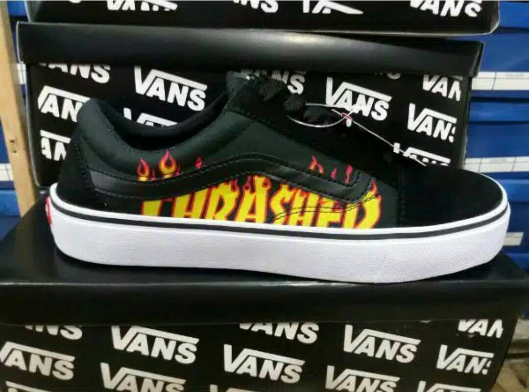 sepatu vans thrasher