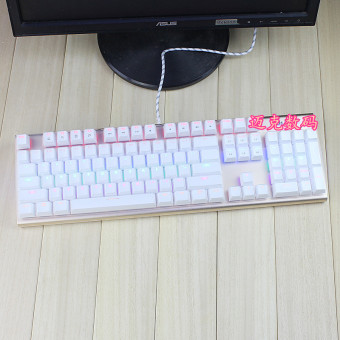 Gambar Nol mekanik keyboard desktop yang film pelindung penutup debu set m