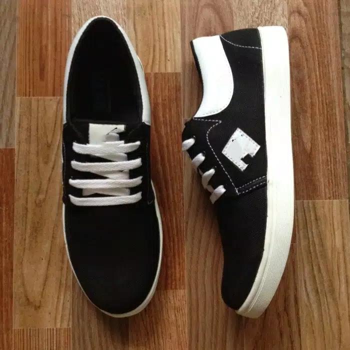 Sepatu Sneakers Kets Termurah