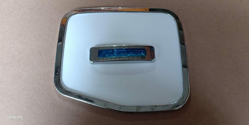 CE1-HYB-TMPSA TANK COVER TOYOTA FORTUNER TANK COVER FORTUNER TUTUP BENSIN TOYOTA FORTUNER TUTUP BENSIN FORTUNER TUTUP TANGKI TOYOTA FORTUNER TUTUP TANGKI FORTUNER TUTUP TANGKI BENSIN FORTUNER HYBRID PUTIH LOGO BIRU Harga 40,000 Ringgit*Penghantaran Percuma