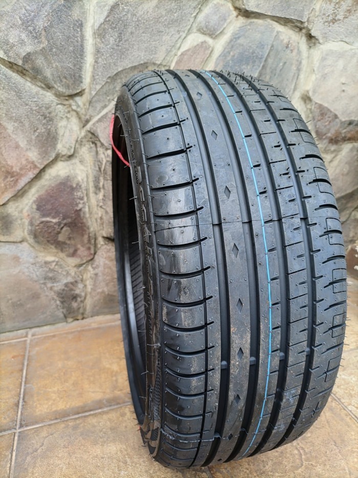 Ban Mobil Accelera PHI R 245/40 R17 Harga 1,325,000 rupiah*Gratis Ongkir