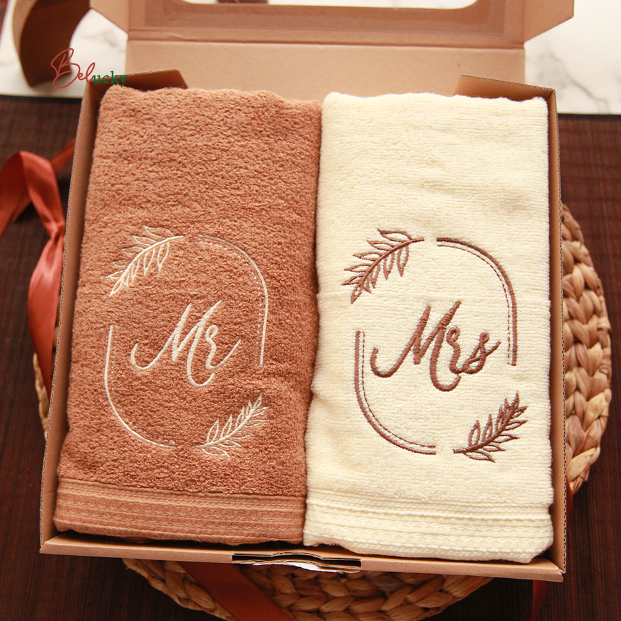 Ready Embroidered Towels pernikahan hadiah pernikahan Hampers-Mrmrs