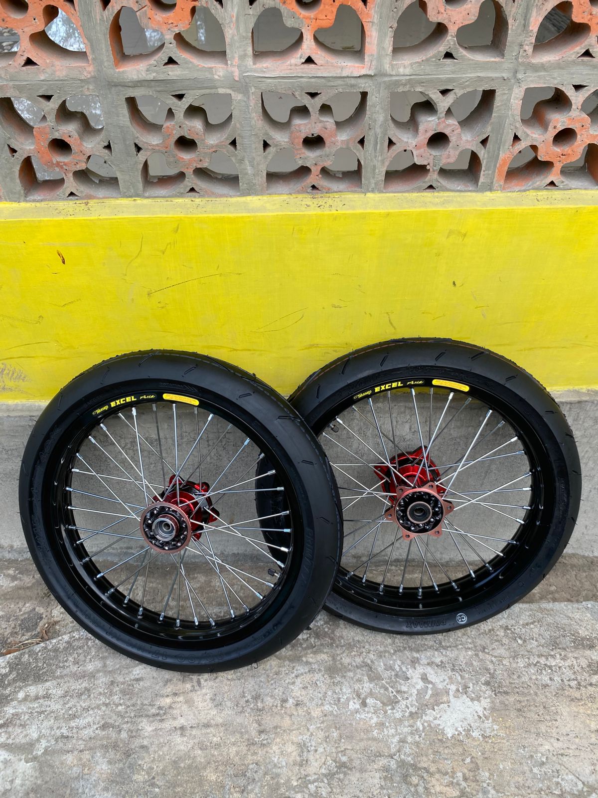 Velg Semi Cacing KLX 160/185 & 185/215 Ban Primax Baru Custome Sticker Takasago Excel Asia D-Tracker Harga  1,935,000 Ringgit*Penghantaran Percuma