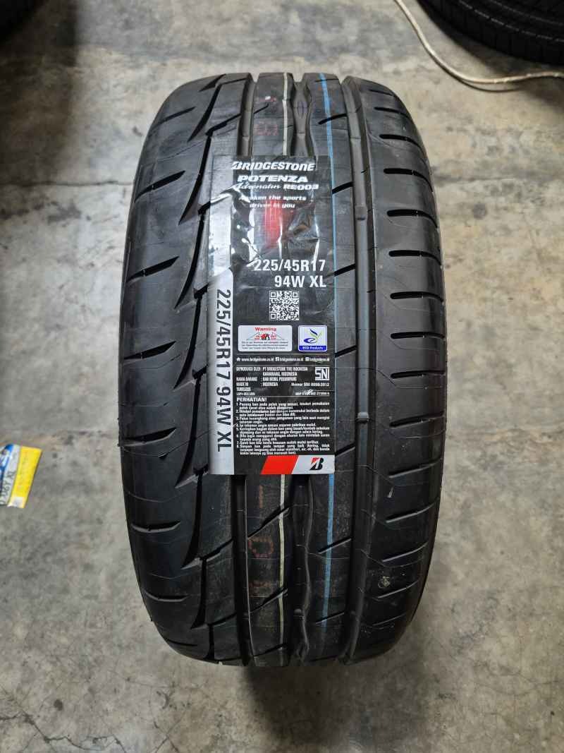 Ban Mobil Bridgestone Potenza Re003 225/45 R17 Performa Tinggi Warna Hitam Harga  1,385,000 Ringgit*Penghantaran Percuma