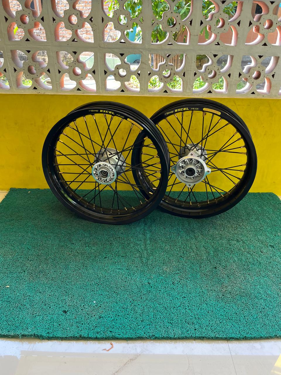 Velg Supermoto KLX 250/300 Dan 300/350 Ring 17 Custome Takasago Excel Asia Tanp Ban Ring 17 Giá 1,475,000 Đồng*Miễn phí vận chuyển