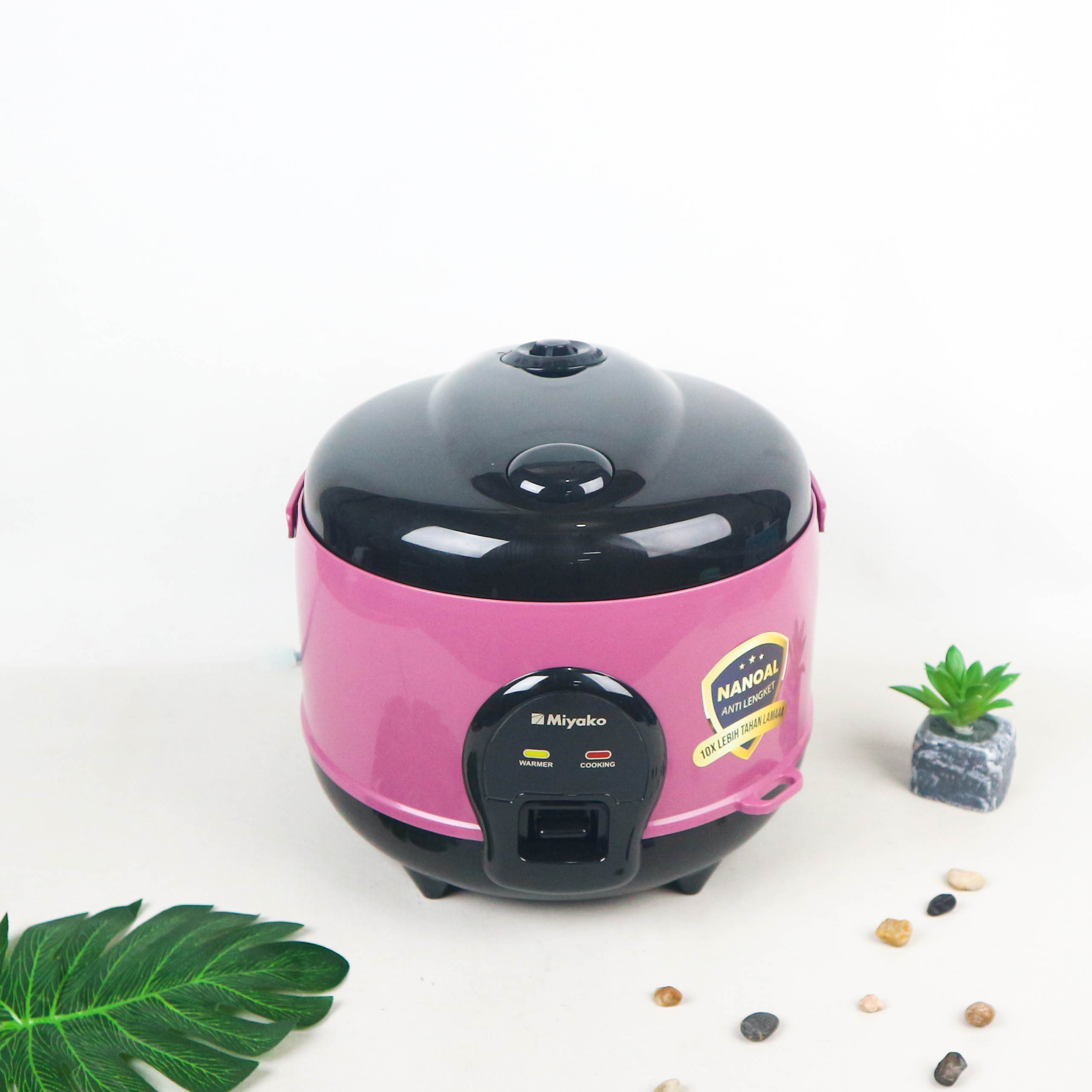 Miyako Magic Com Rice Cooker Penanak Nasi PSG 607, MCM 609, MCM 512 SBC Kapasitas 0,6 1,2 Liter Nanoal Anti Lengket - KB Harga  219,300 rupiah*Gratis Ongkir