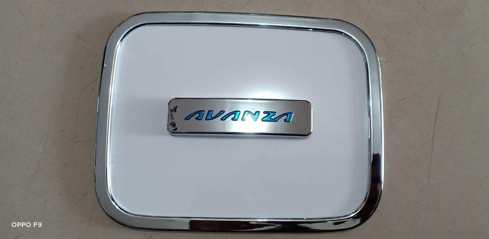 CE1-HYB-Z22NBR TANK COVER TOYOTA AVANZA TANK COVER AVANZA TUTUP BENSIN TOYOTA AVANZA TUTUP BENSIN AVANZA TUTUP TANGKI TOYOTA AVANZA TUTUP TANGKI AVANZA TUTUP TANGKI BENSIN TOYOTA AVANZA TUTUP TANGKI BENSIN HYBRID PUTIH LOGO BIRU Harga 40,000 Ringgit*Penghantaran Percuma
