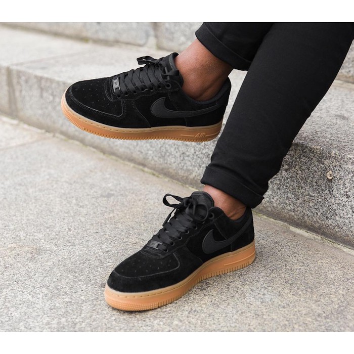 airforce 1 black suede