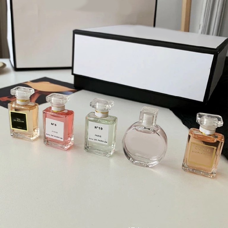 PARFUM SET MINI PINK TRAVEL SIZE ISI 5 x 7.5ml Cocok Untuk Hadiah / Koleksi & Sovenir