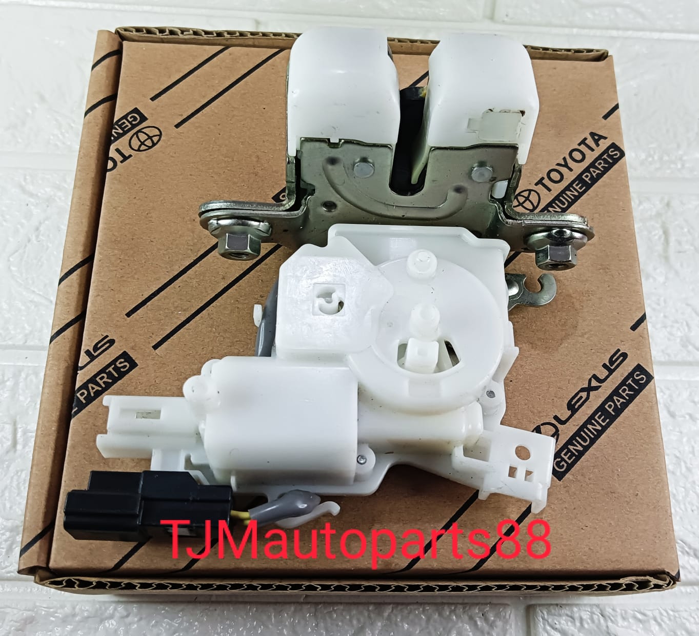 Door Lock Bagasi Pintu Belakang Sigra Calya Original Harga 350,000 rupiah*Gratis Ongkir