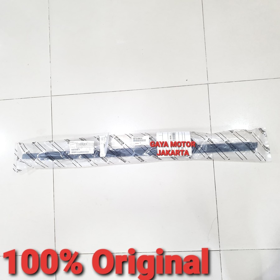 Karet Pelipit Kaca Pintu Luar Depan Kanan Innova 75710-0K012 Giá 130,000 Đồng*Miễn phí vận chuyển