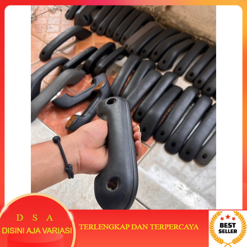 PEGANGAN TANGAN HANDLE TANGAN PINTU TOYOTA KIJANG GRAND GREN SUPER ORIGINAL ASLI Harga 89,100 rupiah*Gratis Ongkir
