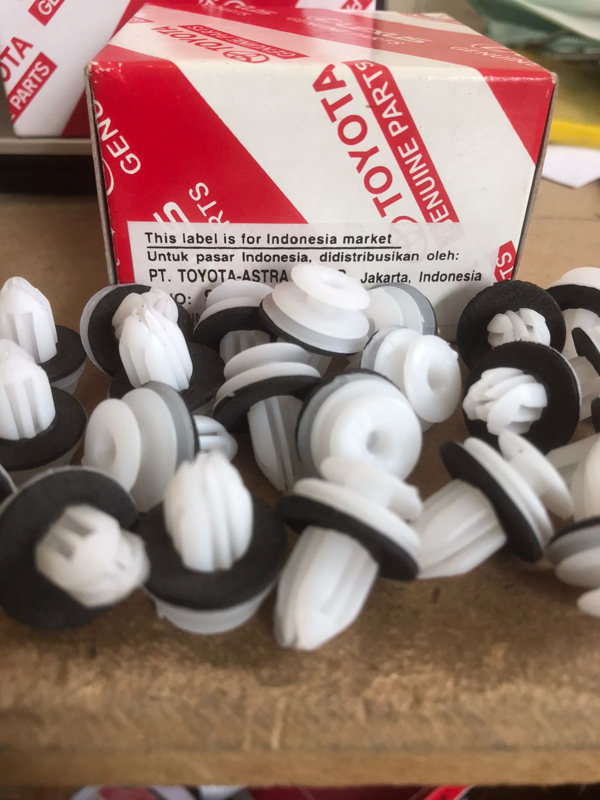 Kancing Klip Doortrim Universal Toyota Daihatsu Nissan Honda Suzuki Harga 1,500 rupiah*Gratis Ongkir