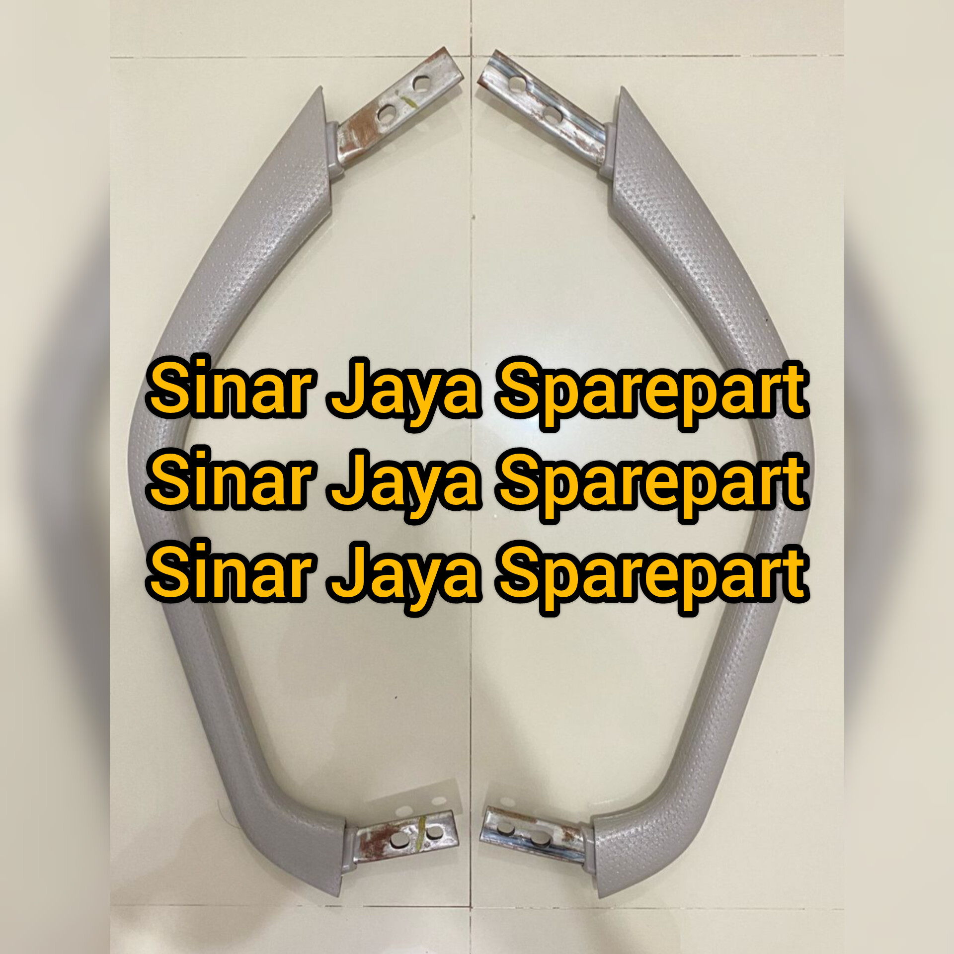 Pegangan Handle Grip Pintu Toyota Dyna Saurus All Tipe Hino Dutro All Tipe Original 74630-0W010-B0 / 74640-0W010-B0 Harga 350,000 rupiah*Gratis Ongkir