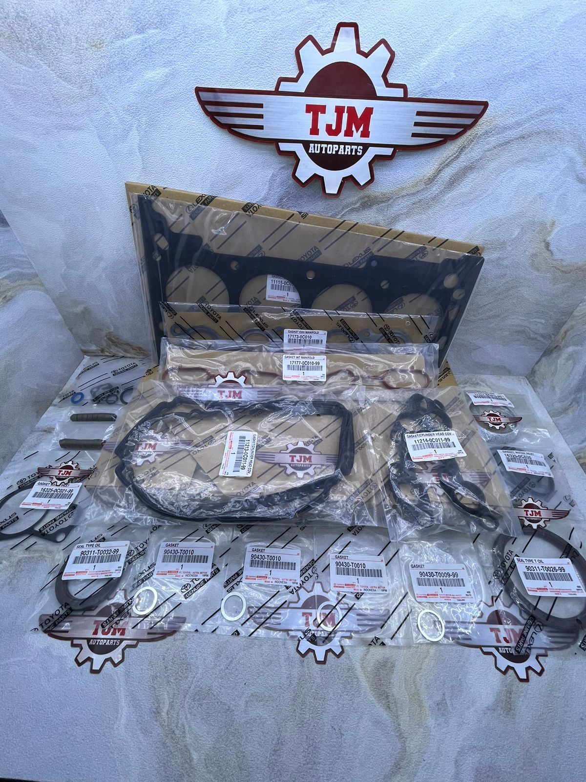 Packing Set Packing Full Set Innova Bensin Hilux Bensin Original 04111-0C210 Harga 1,825,000 rupiah*Gratis Ongkir