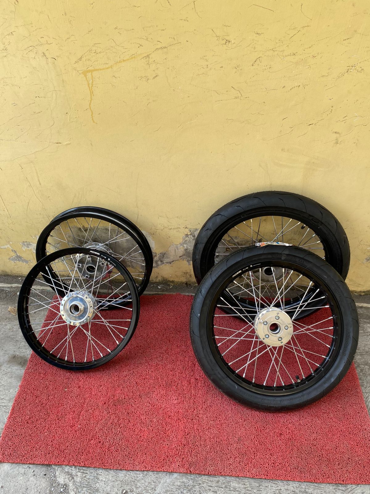 Velg Vixion New NVL/NVA Ban Kingland CTX Hydra 90/80 Rata Ring 17 Murah Harga 1,045,000 Ringgit*Penghantaran Percuma