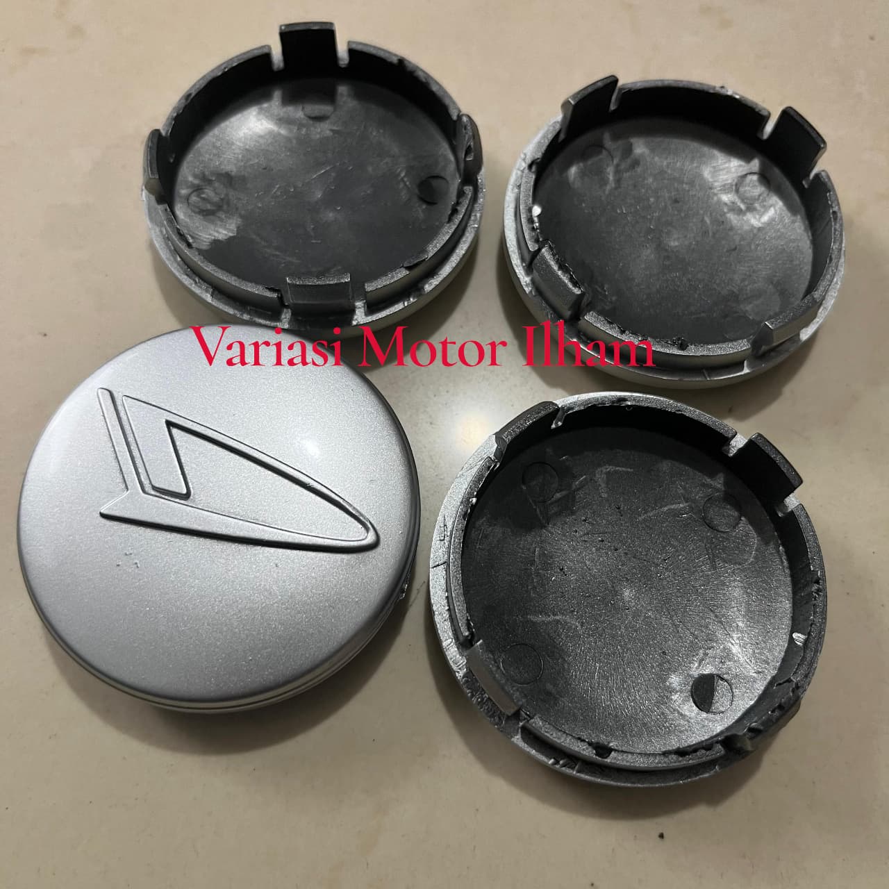 Daihatsu Taruna Wheel Hubcaps 5.7 cm Harga 14,000 rupiah*Gratis Ongkir