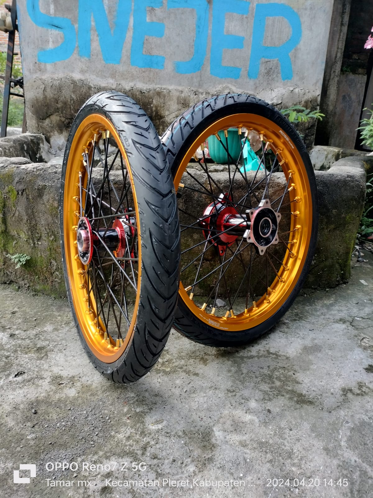 PAKET RODA SUREX KLX WHEELSET BAN CACING D-TRACKER VELG ROSSI UKUR 140/160 MURAH Harga  1,750,000 Ringgit*Penghantaran Percuma