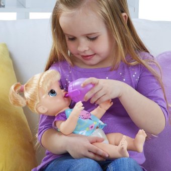 Baby Alive Twinkles N' Tinkles (Blonde) - Boneka