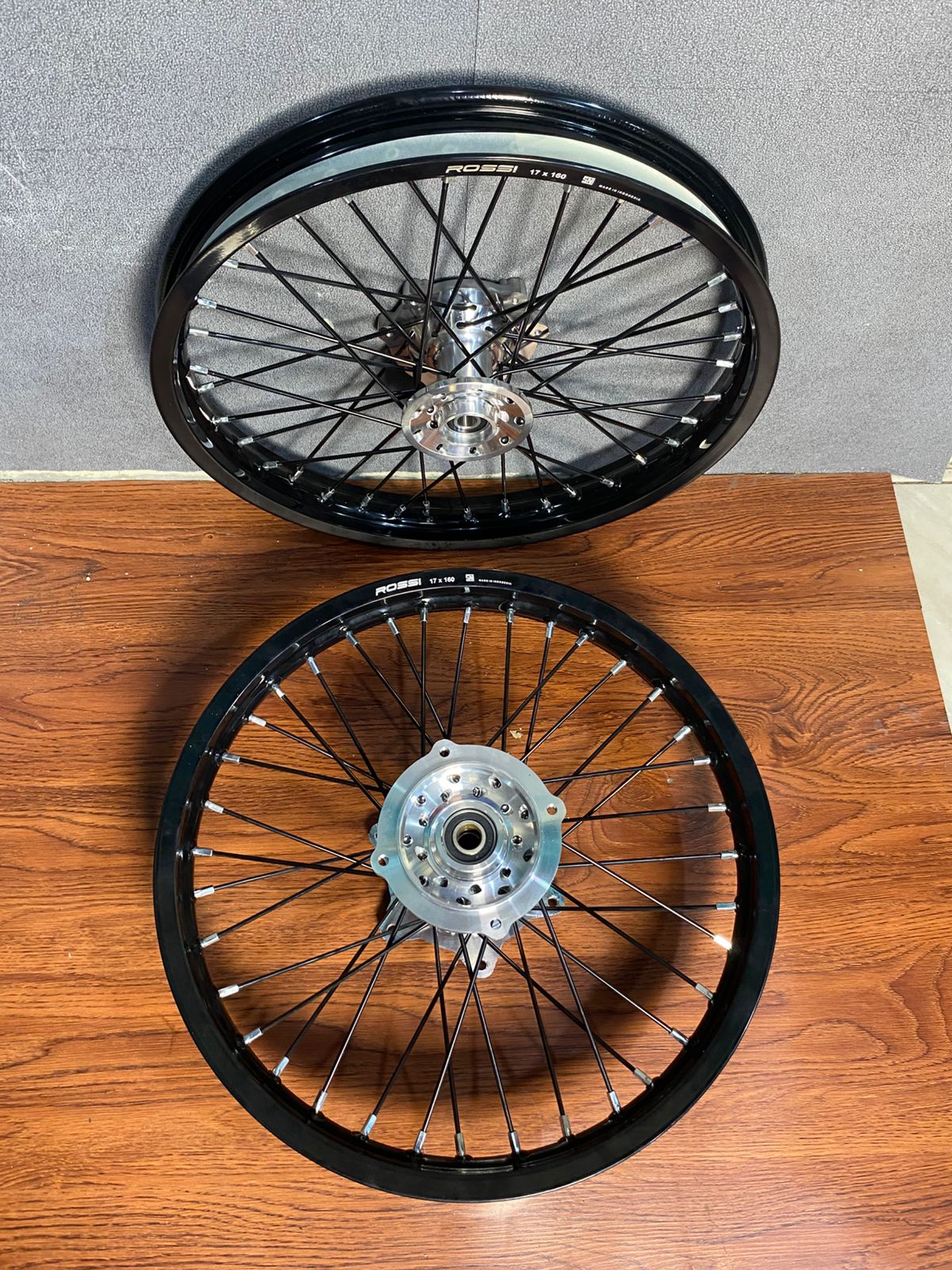 Semi Worm Crf Chrome Drum Rims Size 160/160 and 160/185 Ring 17 Without Tires Harga 1,450,000 Ringgit*Penghantaran Percuma