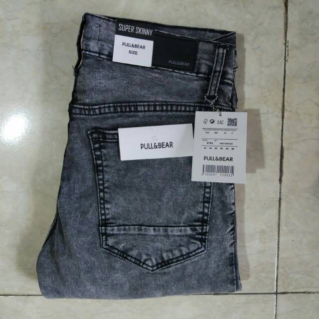levis pull and bear