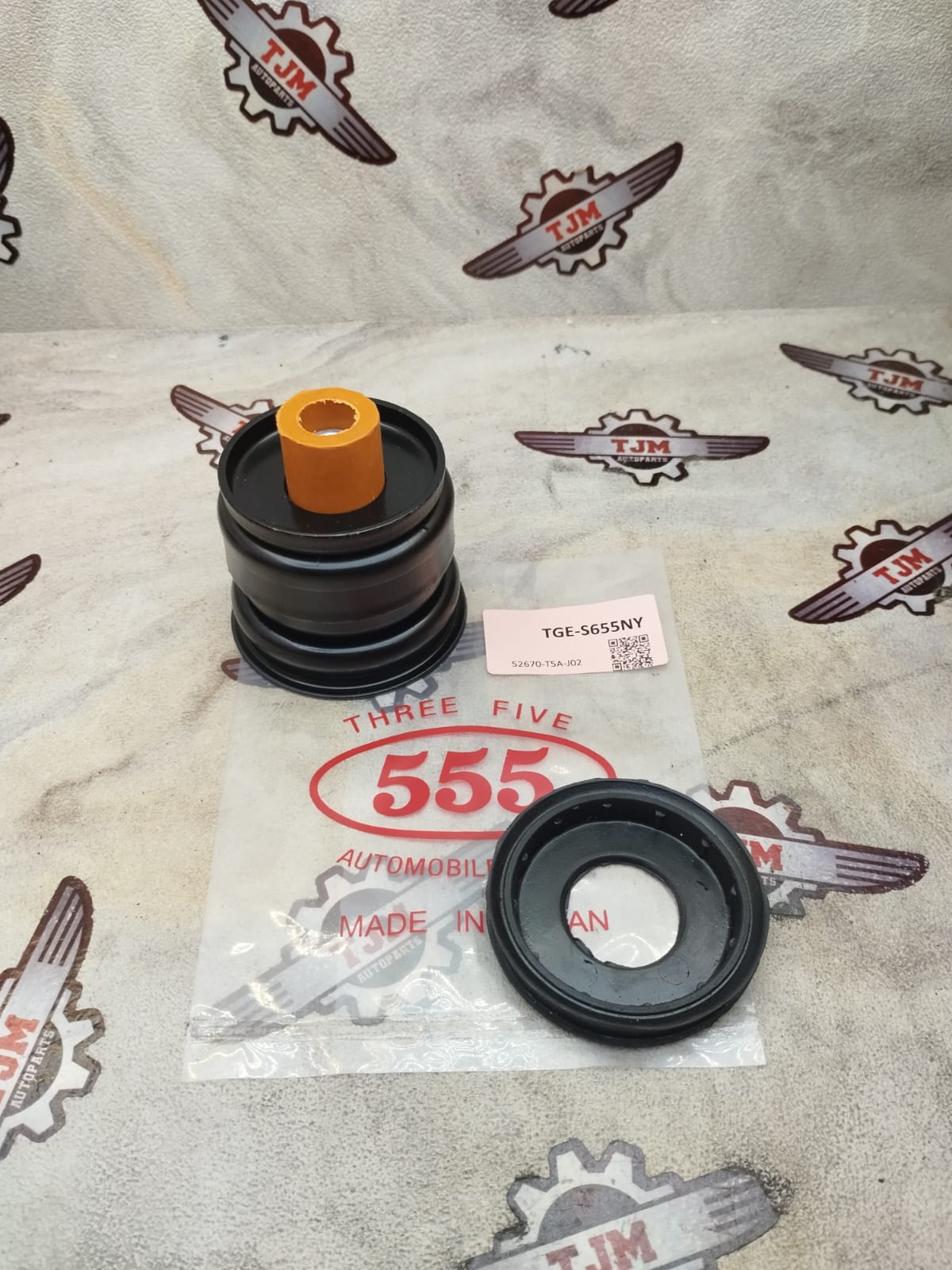 Support shock Belakang bushing mounting Honda HRV jazz RS gk5 555 Japan Harga 105,000 rupiah*Gratis Ongkir