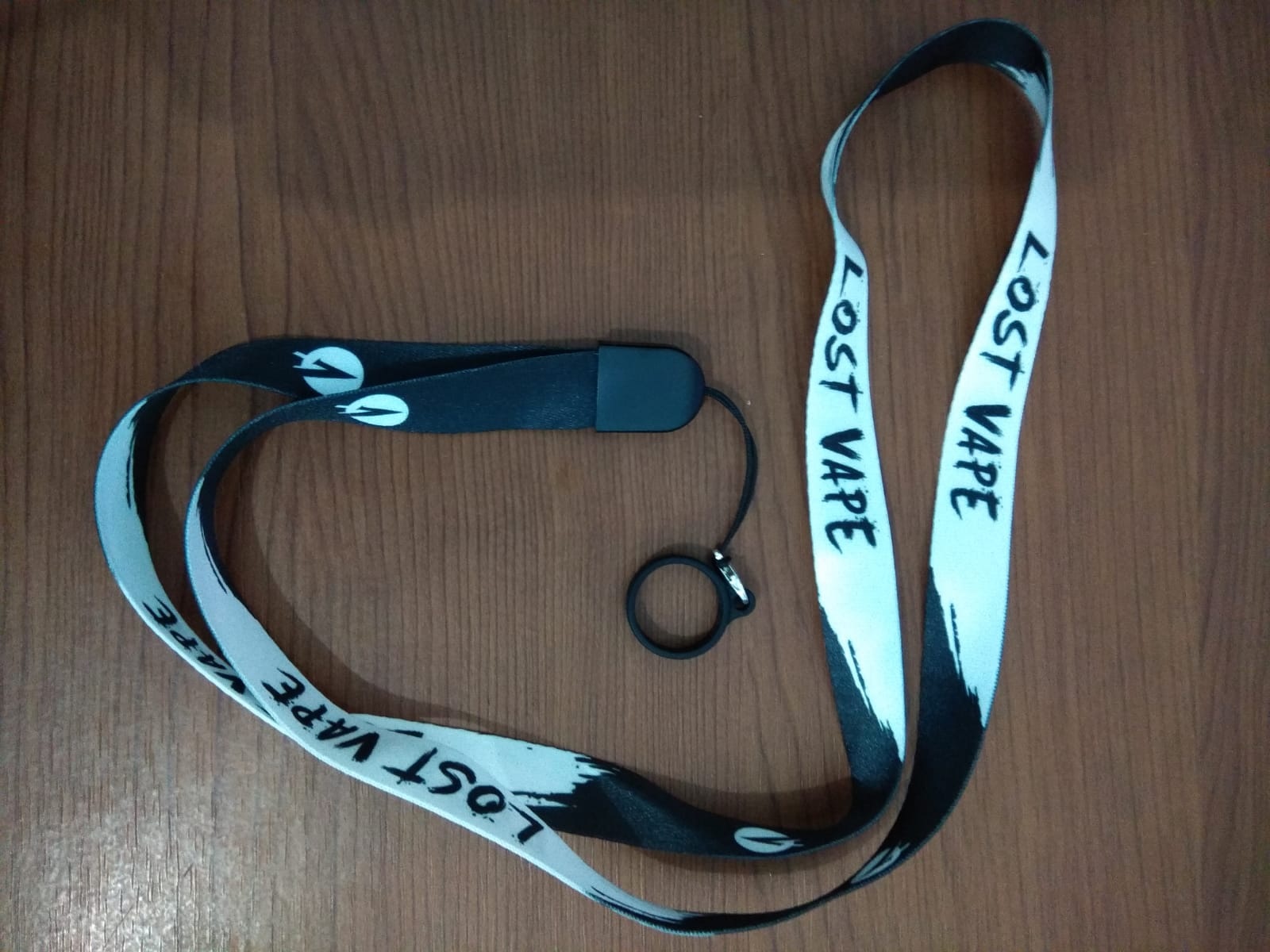 Lanyard Lostvape tali gantungan termasuk ring karet