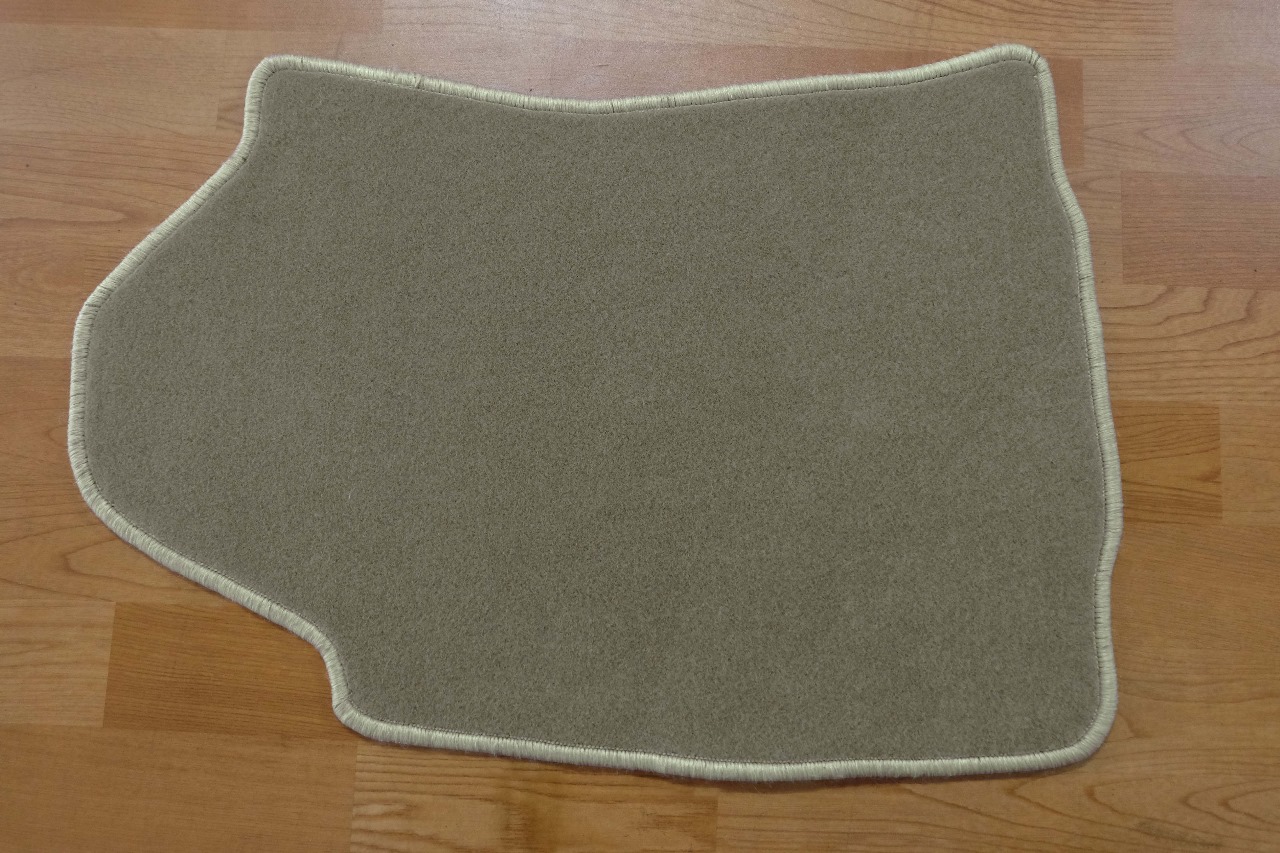 Premium 2016-2020 Fortuner car mat anti-slip non trunk velvet material-camel Harga 850,000 rupiah*Gratis Ongkir