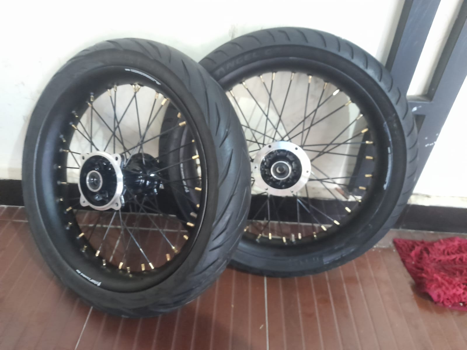 Roda Set Supermoto Semi Cacing Kawasaki KLX PNP untuk D-Tracker dan KLX150 Series Harga  1,350,000 Ringgit*Penghantaran Percuma