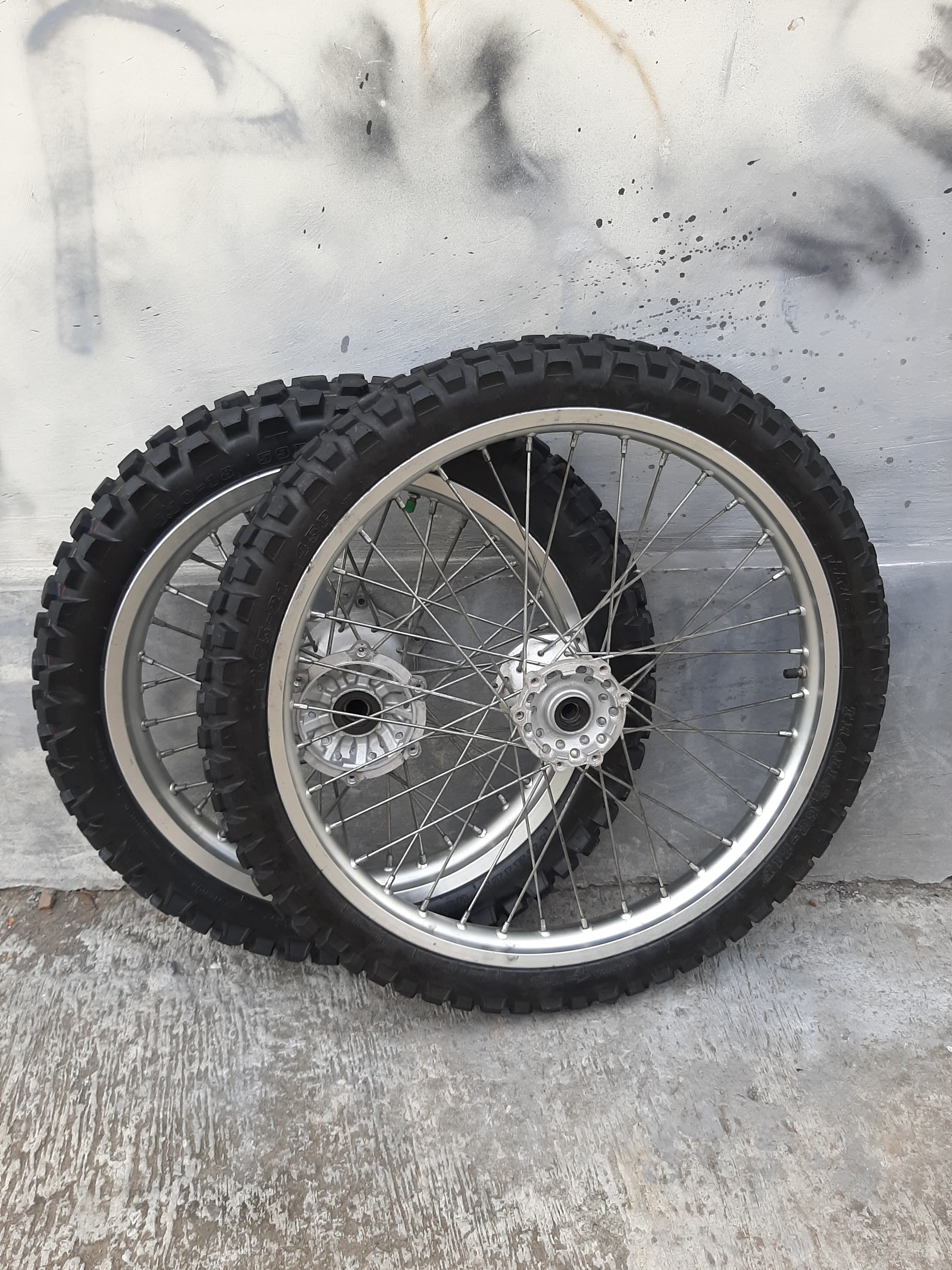 Wheelset Ori WR155 Ring 18/21 Original Copotan Motor Velg D.I.D Japan Ori Bawaan Motor WR 155 Harga 2,050,000 rupiah*Gratis Ongkir