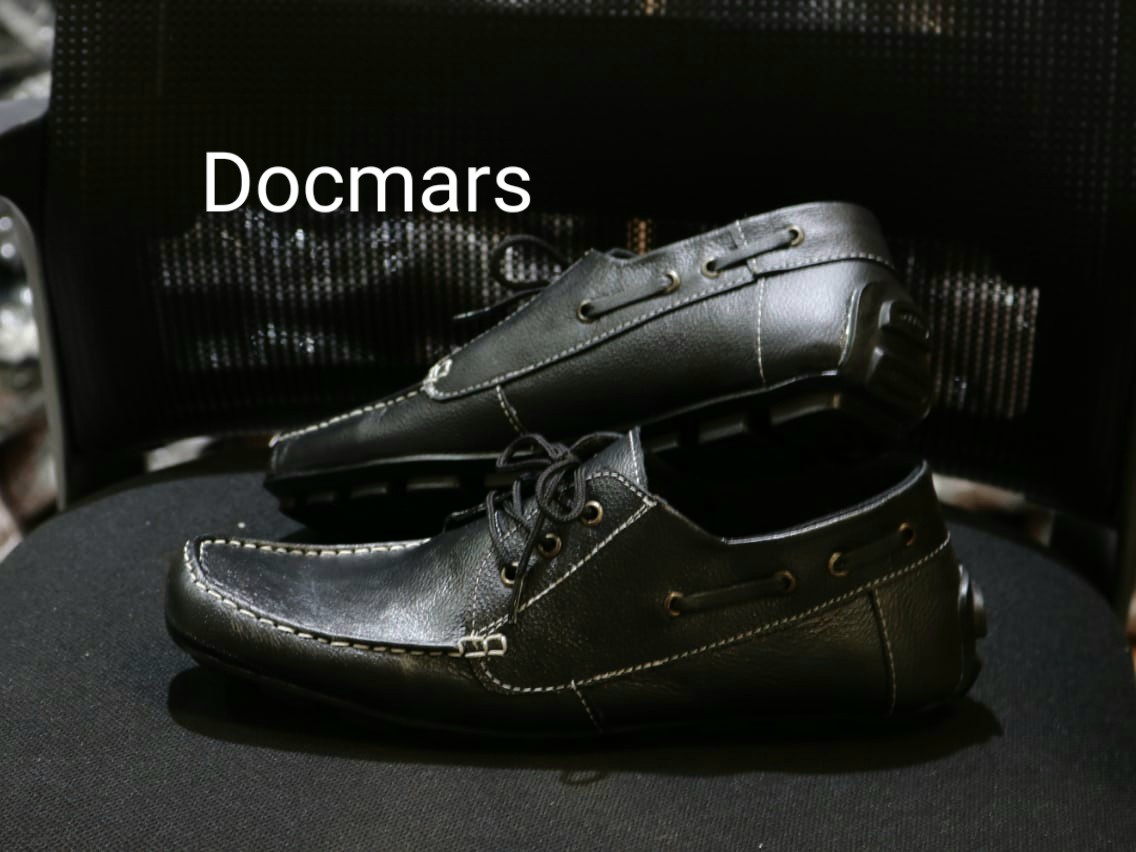 casual wingtips